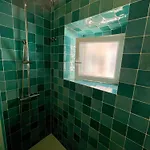 بيت شباب Native Surfhouse *