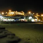بيت شباب Native Surfhouse