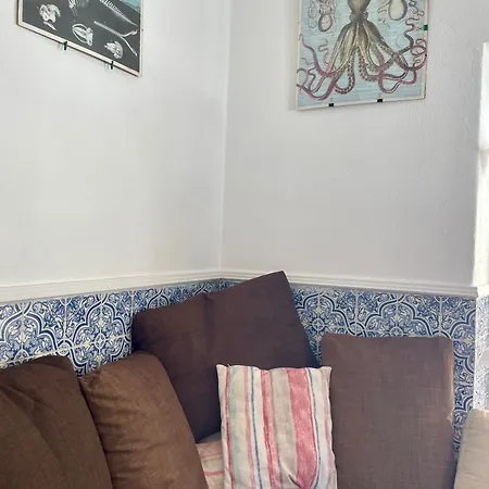 Native Surfhouse Praia da Lourinha