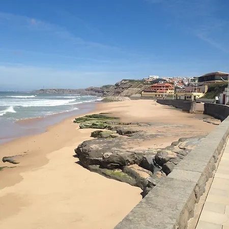 Native Surfhouse Praia da Lourinha